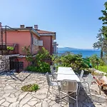 2 Bedroom Amazing In Daire Novi Vinodolski